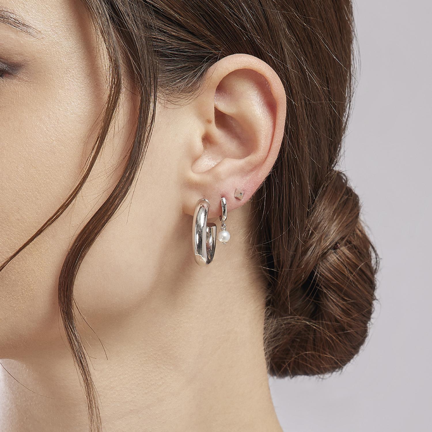 Monorecchino a cerchio con pendente perla coltivata MONOMANIA