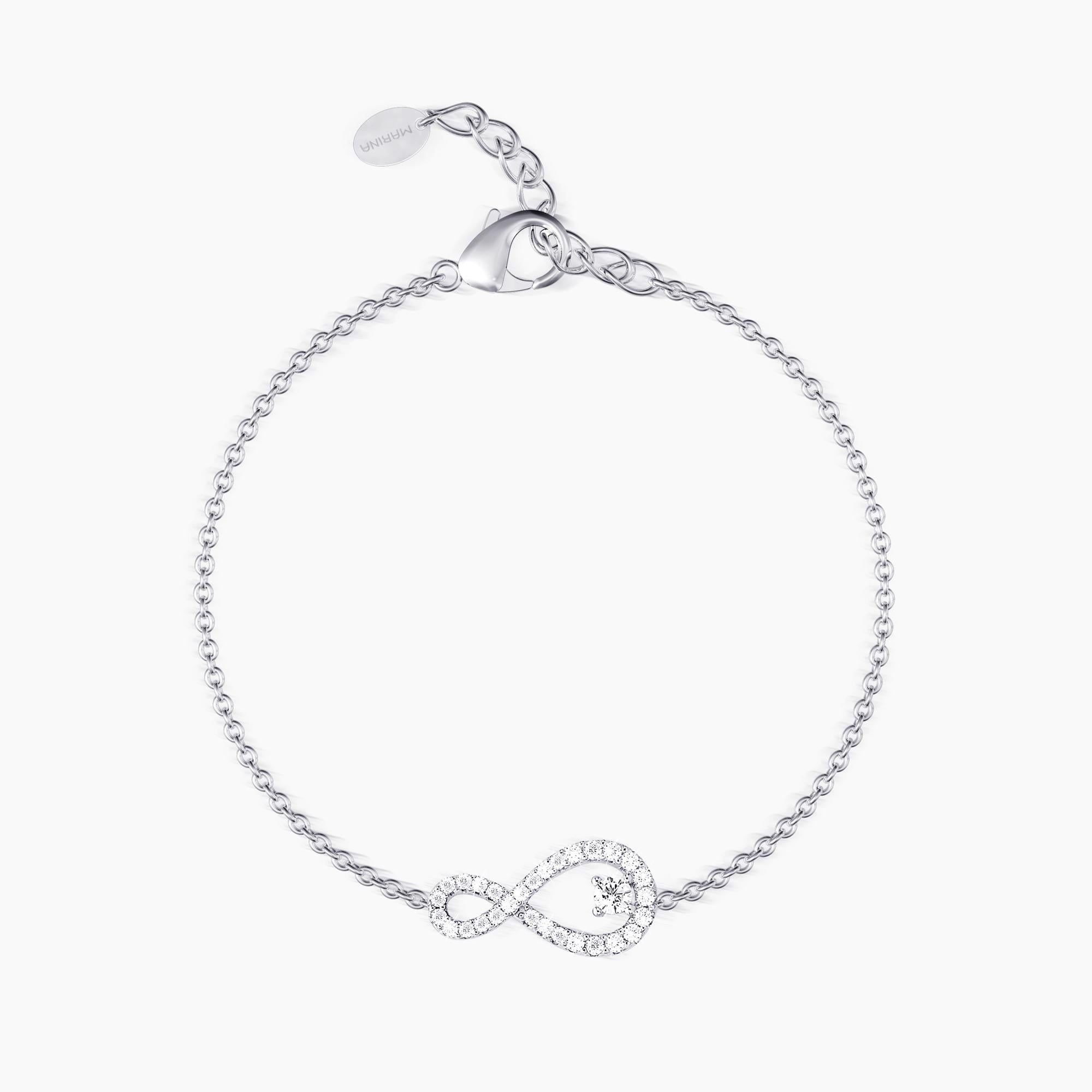 Bracciale in argento con infinito e zirconi