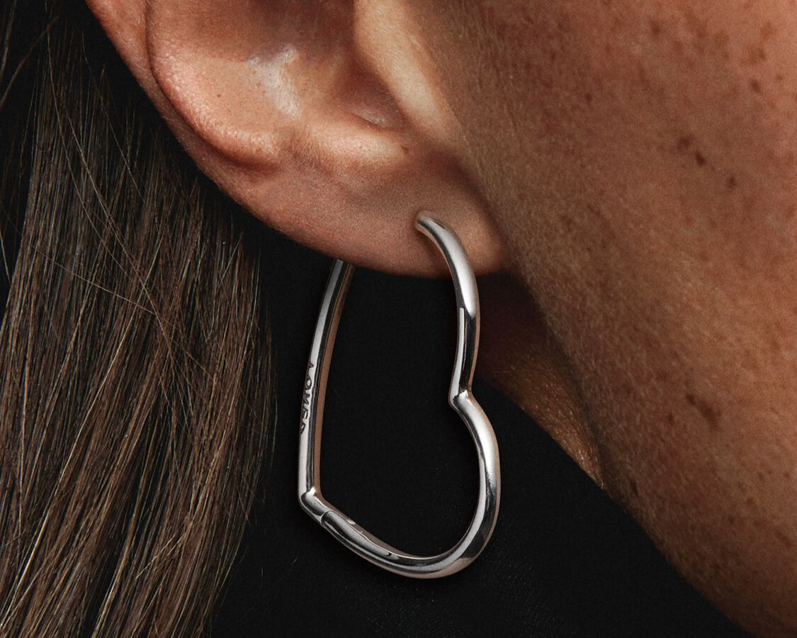 Pandora orecchini Cuori Asimmetrici grandi