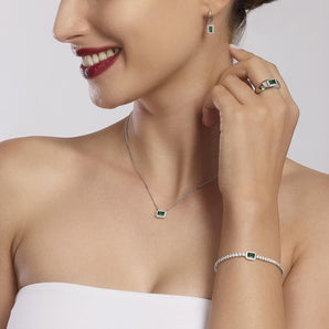 Bracciale con smeraldo sintetico