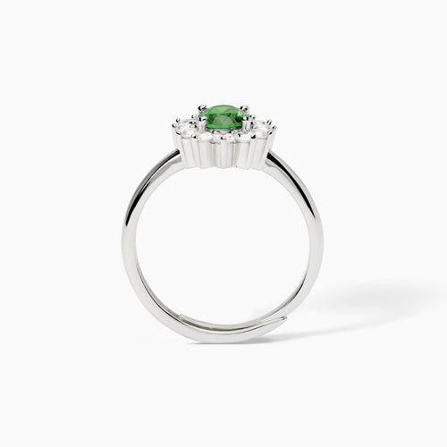 Anello in argento con smeraldo ovale e zirconi bianchi