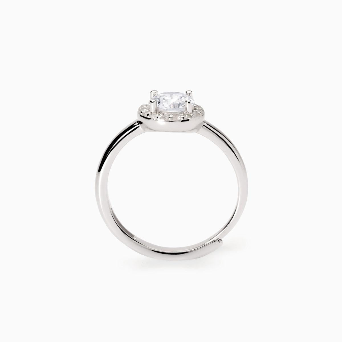 Anello in argento con zirconi