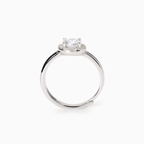 Anello in argento con zirconi