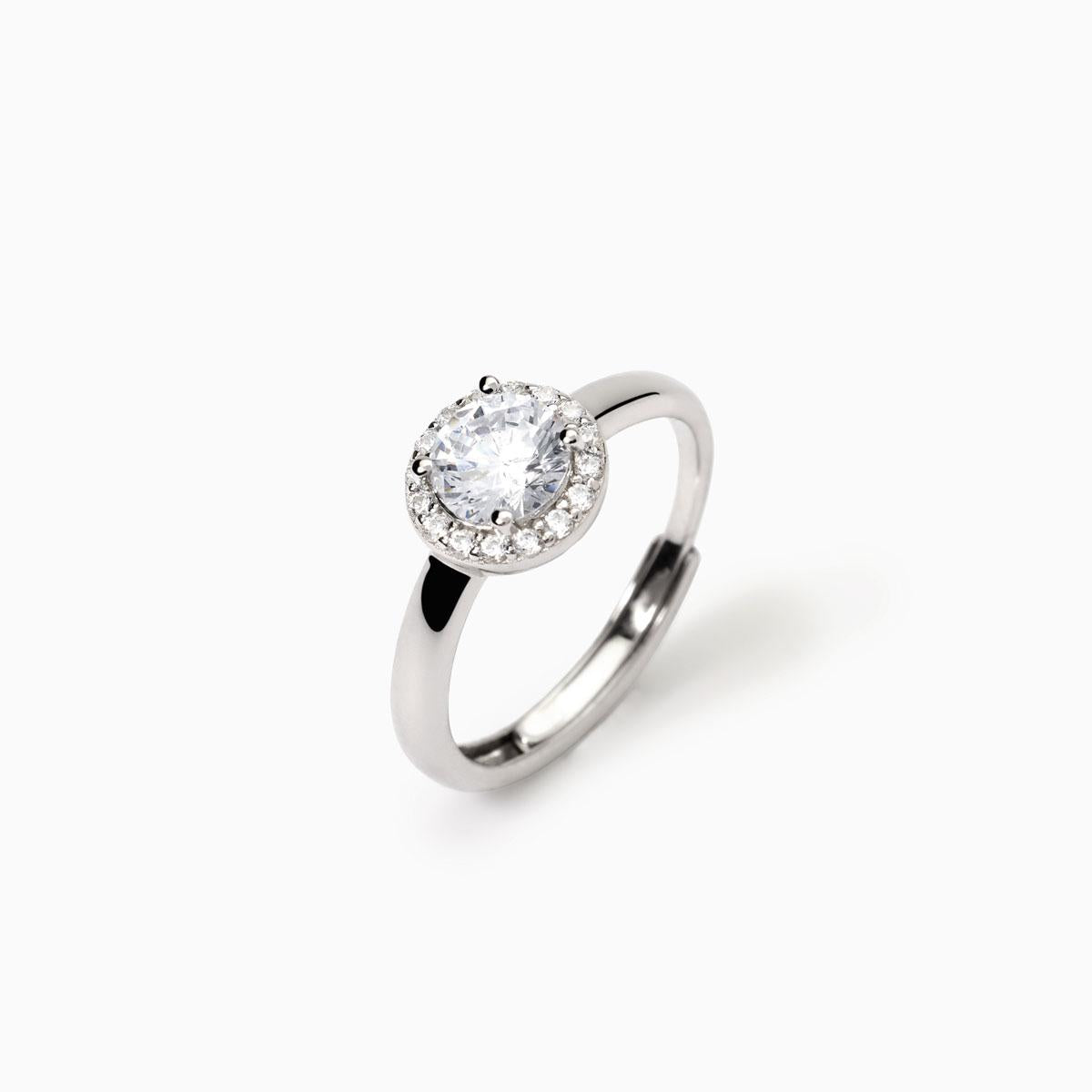 Anello in argento con zirconi