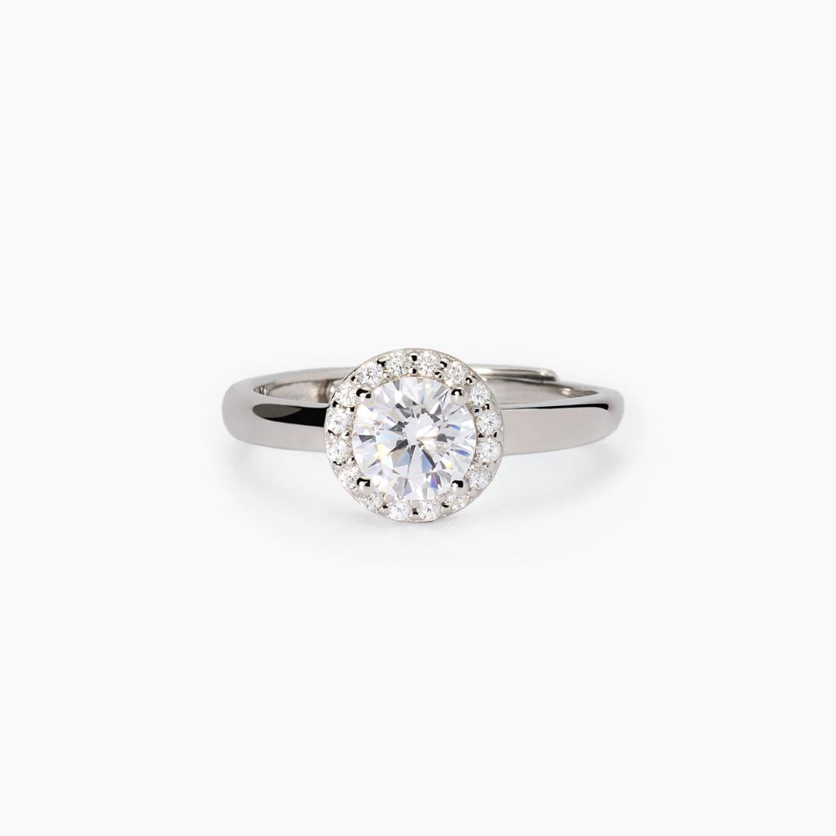 Anello in argento con zirconi