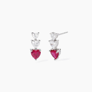 Orecchini con cuori in zirconi e rubino sintetico