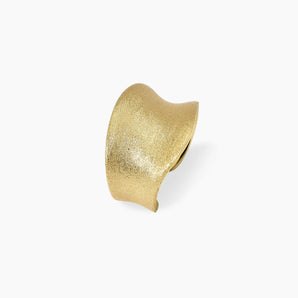 Anello in argento dorato bulinato