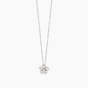Girocollo con fiore in argento bulinato